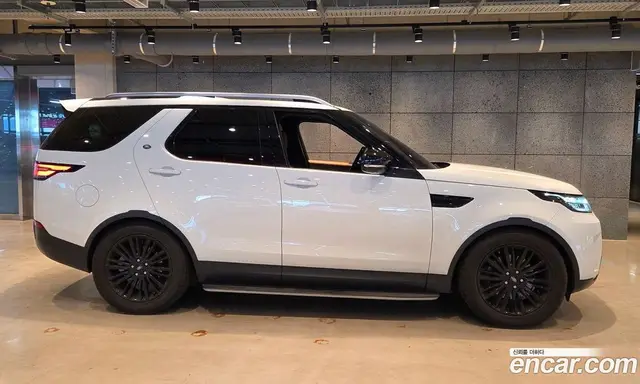 Land Rover Discovery 2018 3.0 автомат (гидро), миниатюра 5