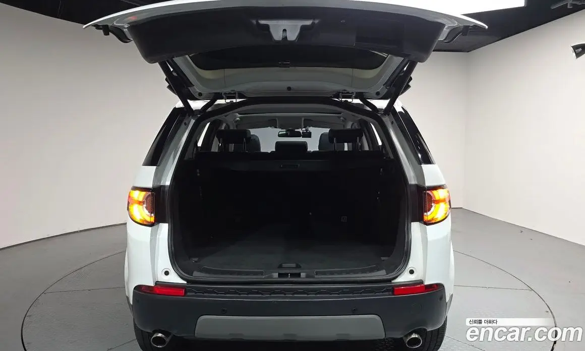 Land Rover Discovery Sport 2017 2.0 автомат (гидро), фото 25