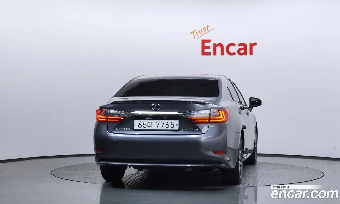 Lexus ES 2017 2.5 автомат (гидро), фото 4 Lexus ES 2017 2.5 автомат (гидро), фото 4
