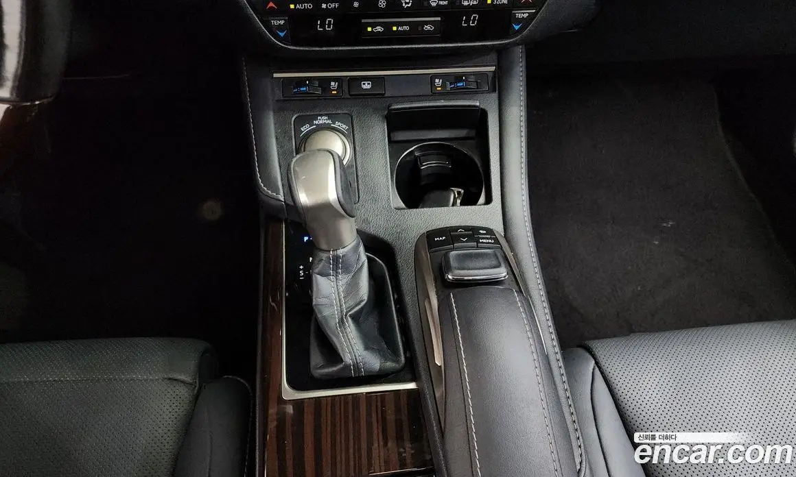 Lexus ES 2017 2.5 автомат (гидро), фото 9 Lexus ES 2017 2.5 автомат (гидро), фото 9