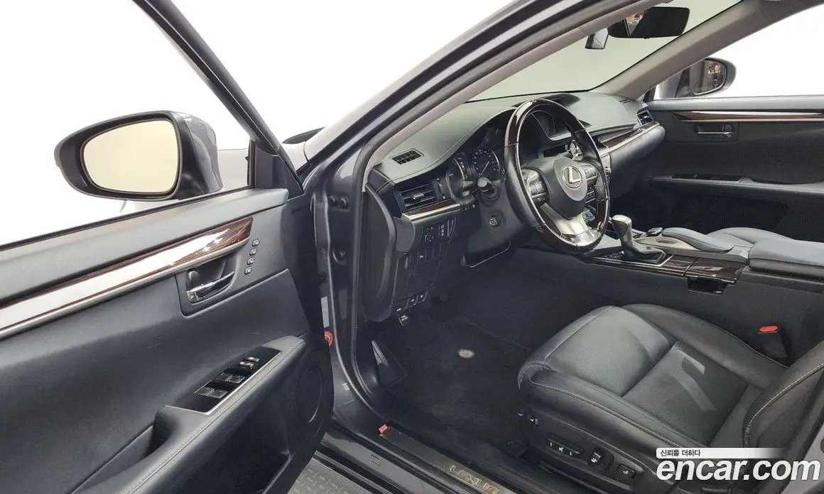 Lexus ES 2017 2.5 автомат (гидро), фото 10 Lexus ES 2017 2.5 автомат (гидро), фото 10