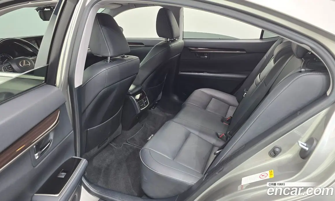 Lexus ES 2018 2.5 автомат (гидро), фото 11 Lexus ES 2018 2.5 автомат (гидро), фото 11