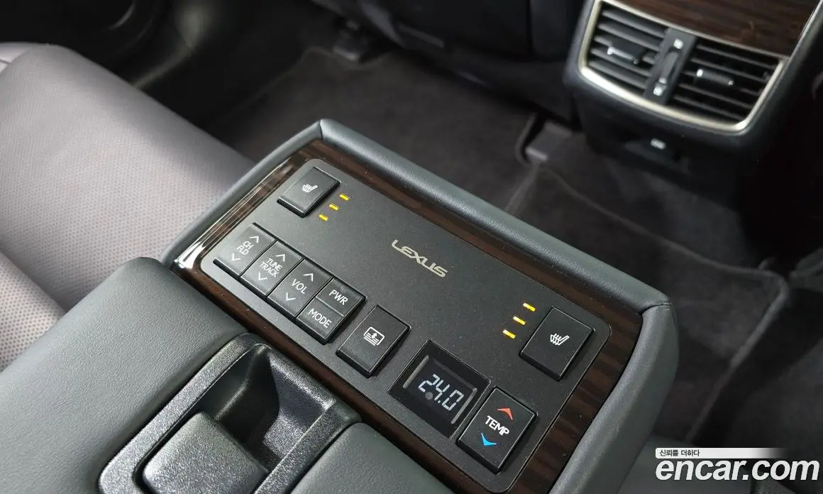 Lexus ES 2018 2.5 автомат (гидро), фото 15 Lexus ES 2018 2.5 автомат (гидро), фото 15