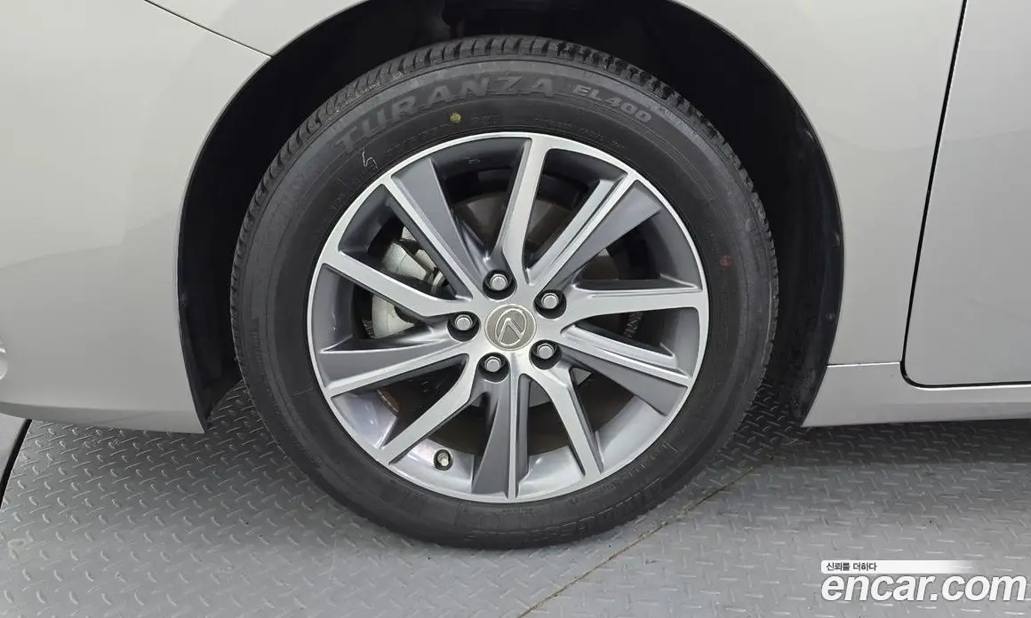 Lexus ES 2018 2.5 автомат (гидро), фото 5 Lexus ES 2018 2.5 автомат (гидро), фото 5