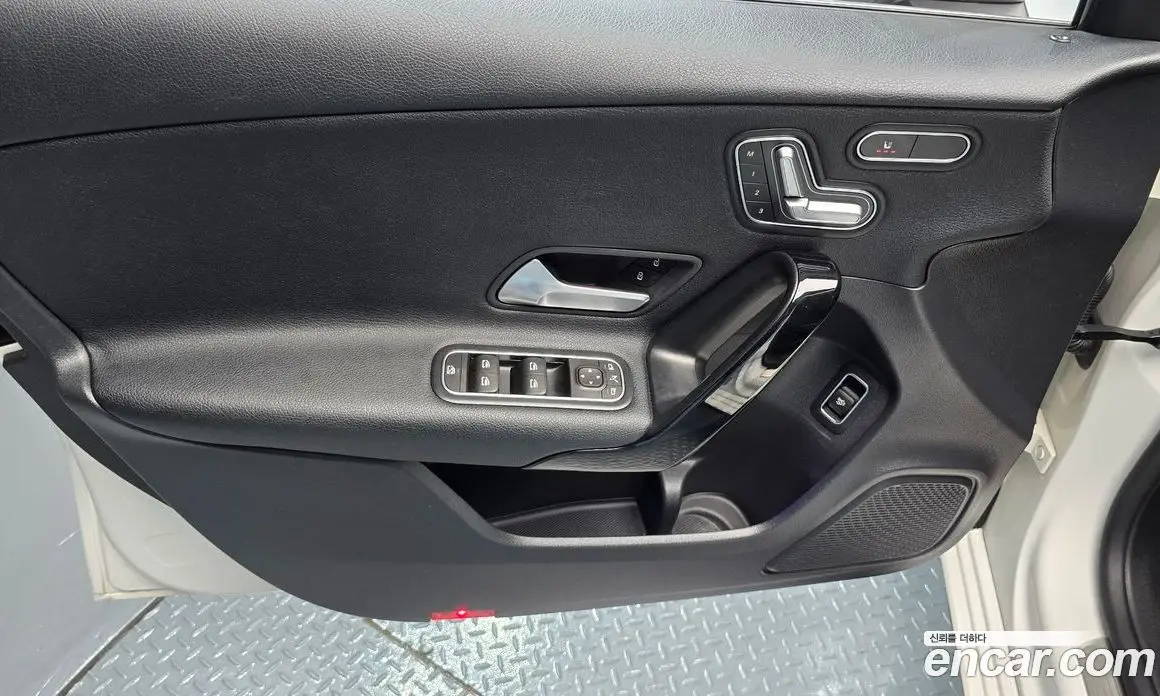 Mercedes-Benz A-Class 2020 2.0 автомат (гидро), фото 14