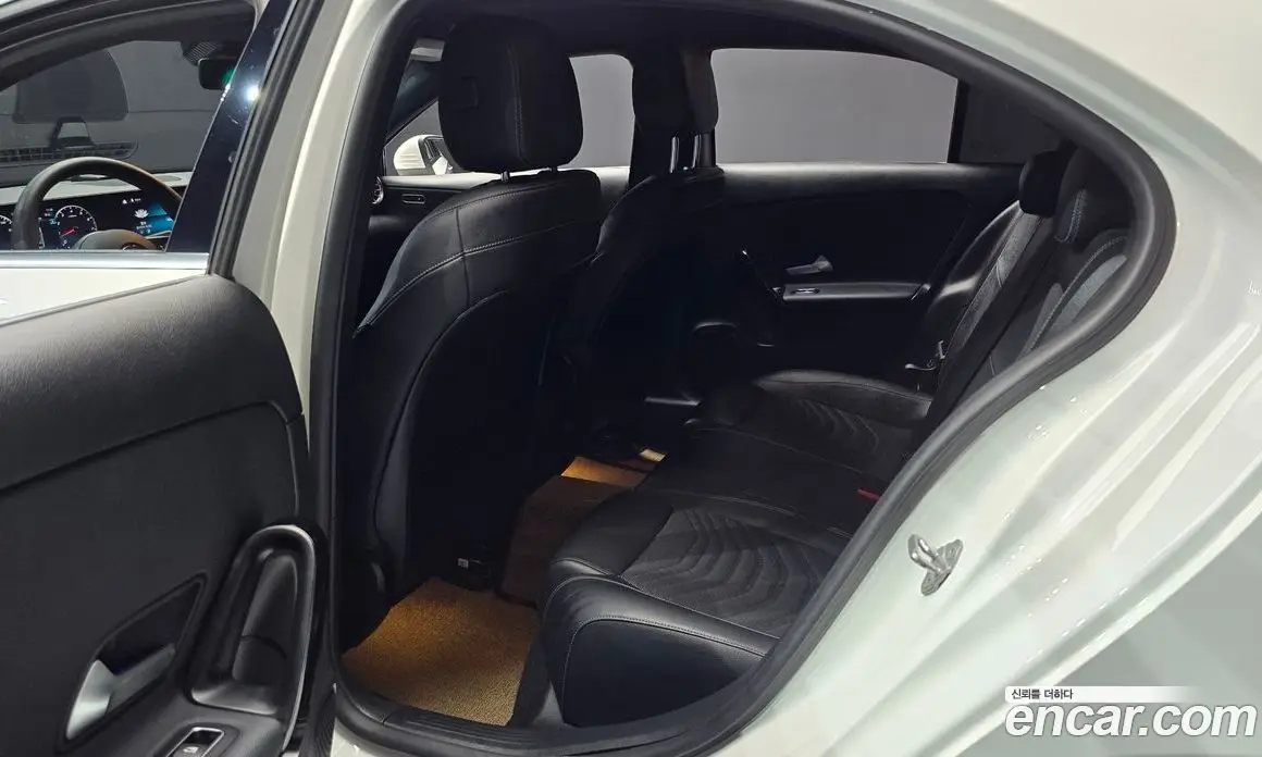 Mercedes-Benz A-Class 2020 2.0 автомат (гидро), фото 16