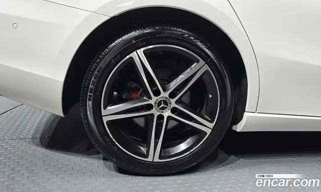 Mercedes-Benz A-Class 2020 2.0 автомат (гидро), миниатюра 5