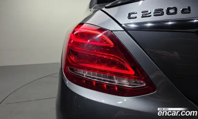 Mercedes-Benz C-Class 2018 2.1 автомат (гидро), миниатюра 9