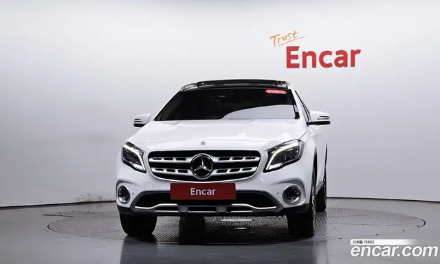 Mercedes-Benz GLA-Class 2019 2.0 автомат (гидро), миниатюра 2