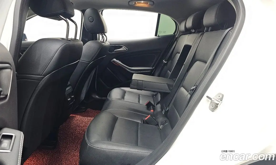 Mercedes-Benz GLA-Class 2019 2.0 автомат (гидро), фото 16