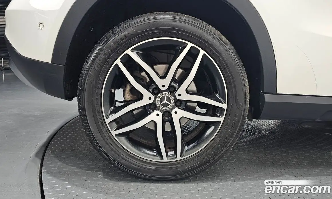 Mercedes-Benz GLA-Class 2019 2.0 автомат (гидро), фото 4