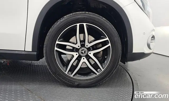Mercedes-Benz GLA-Class 2019 2.0 автомат (гидро), миниатюра 6