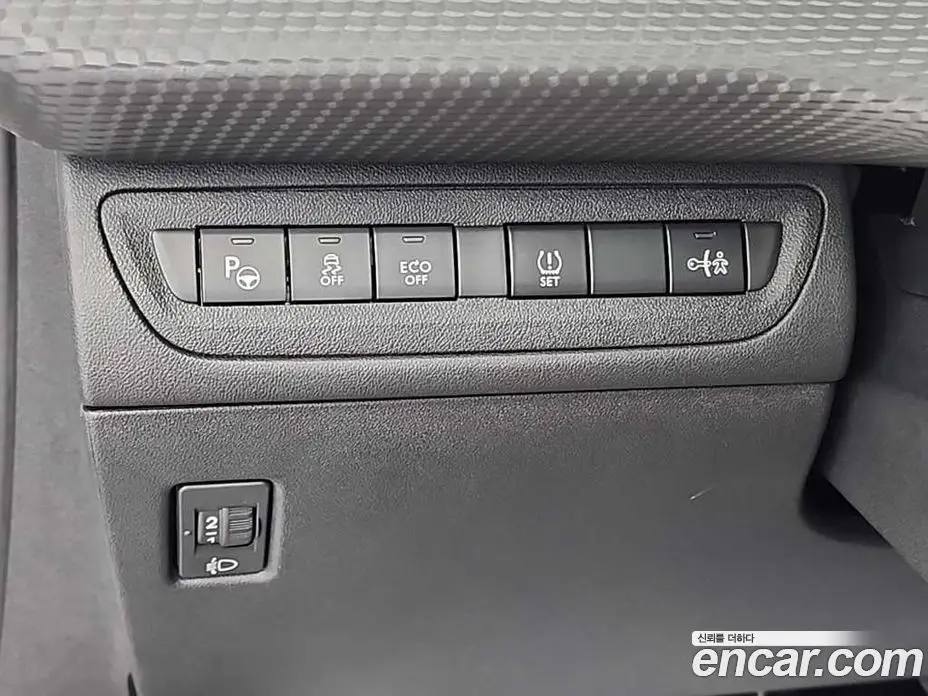 Peugeot 2008 2015 1.6 автомат (гидро), фото 17