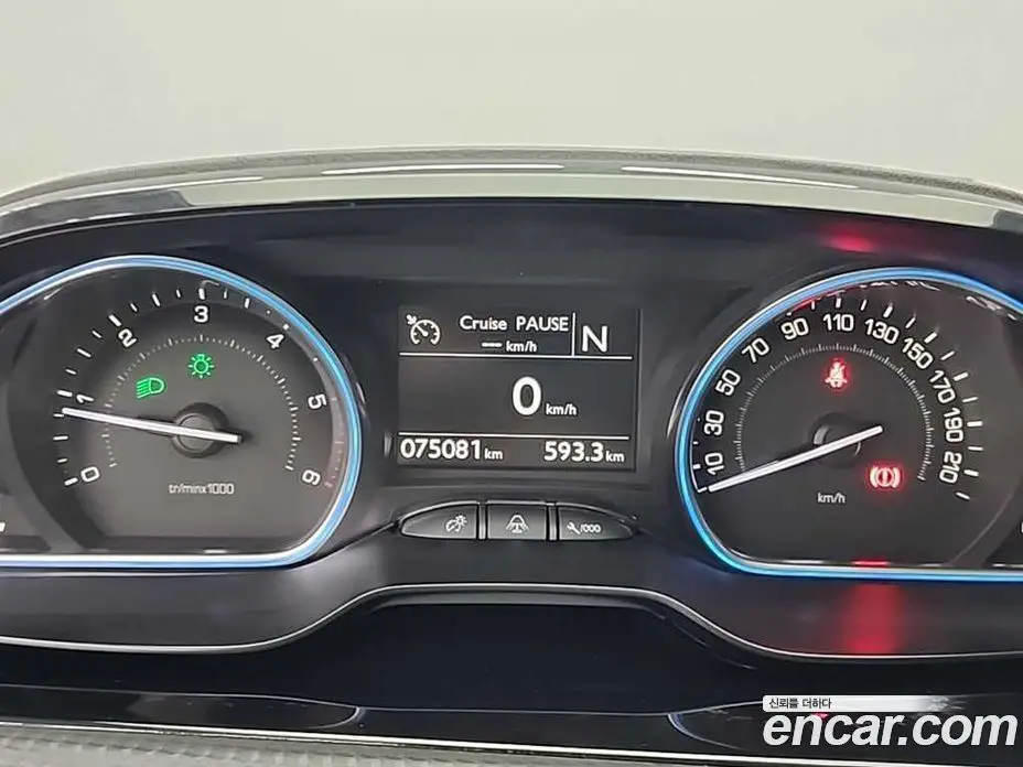 Peugeot 2008 2015 1.6 автомат (гидро), фото 6