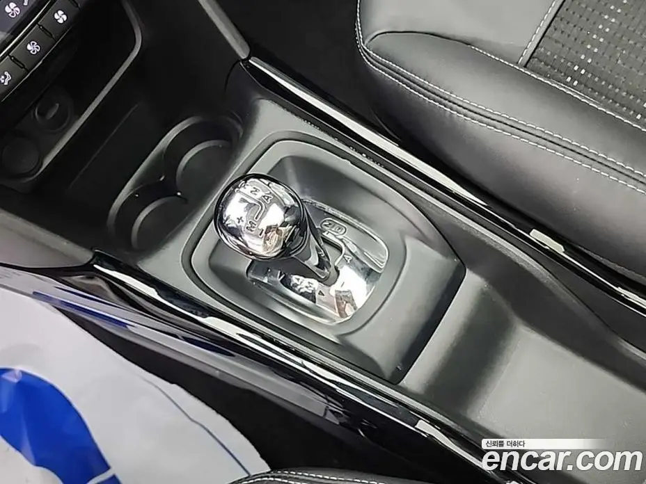 Peugeot 2008 2015 1.6 автомат (гидро), фото 8