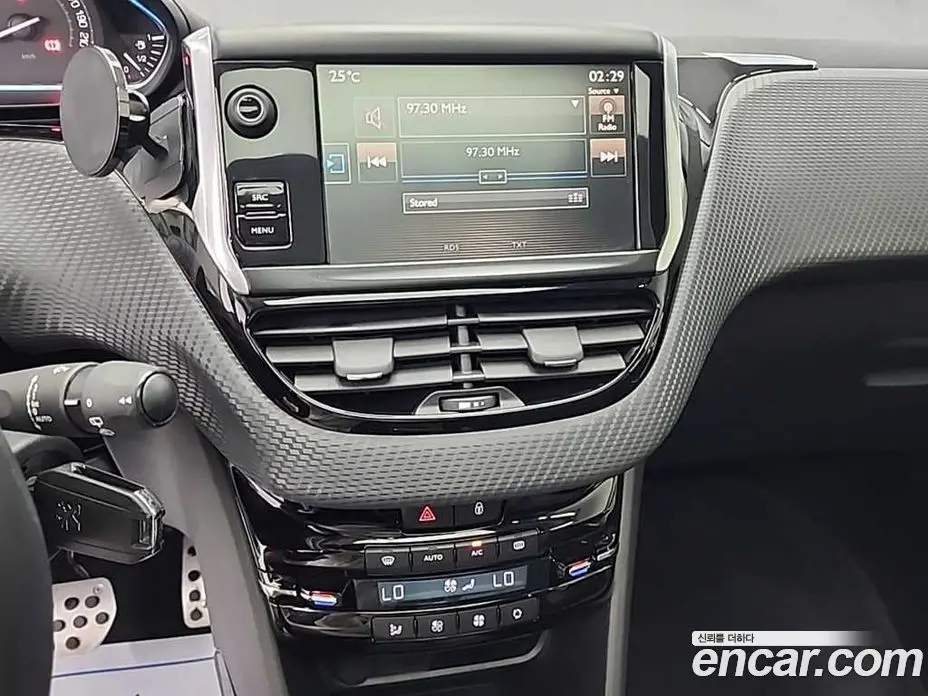 Peugeot 2008 2015 1.6 автомат (гидро), фото 10