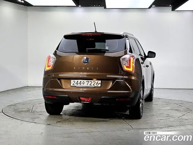 SsangYong TIBOLI 2015 1.6 автомат (гидро), миниатюра 3