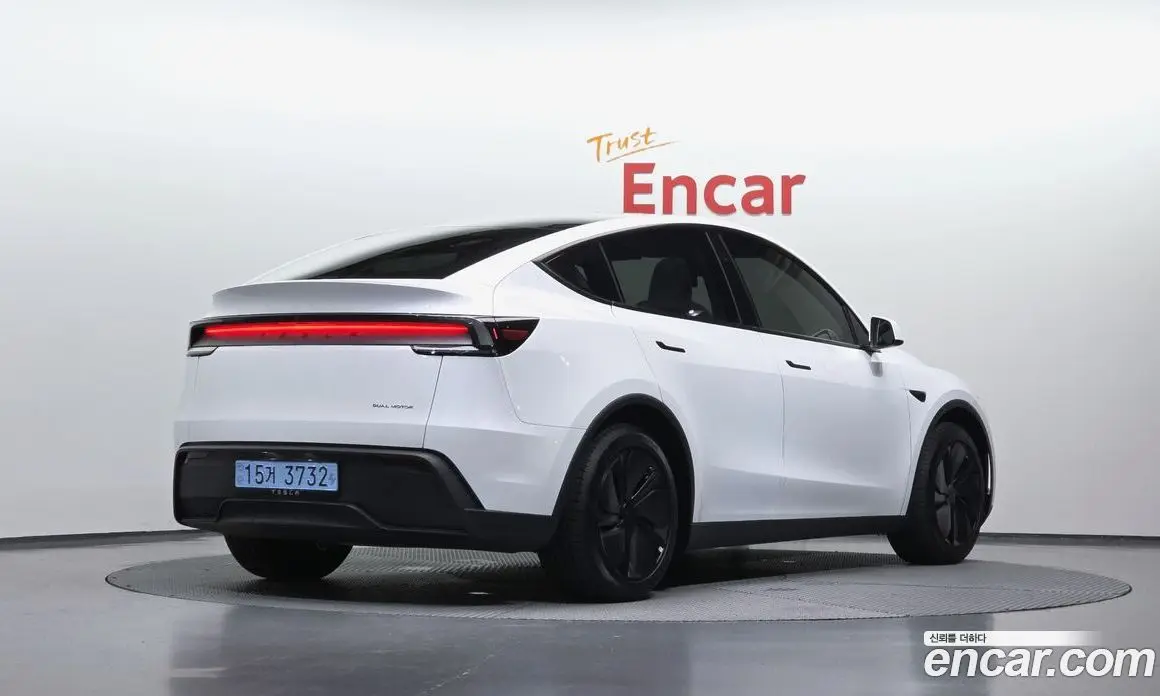 Tesla Model Y 2025 0.2 автомат (гидро), фото 2 Tesla Model Y 2025 0.2 автомат (гидро), фото 2
