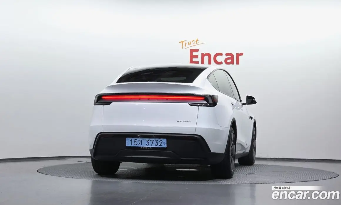 Tesla Model Y 2025 0.2 автомат (гидро), фото 4 Tesla Model Y 2025 0.2 автомат (гидро), фото 4
