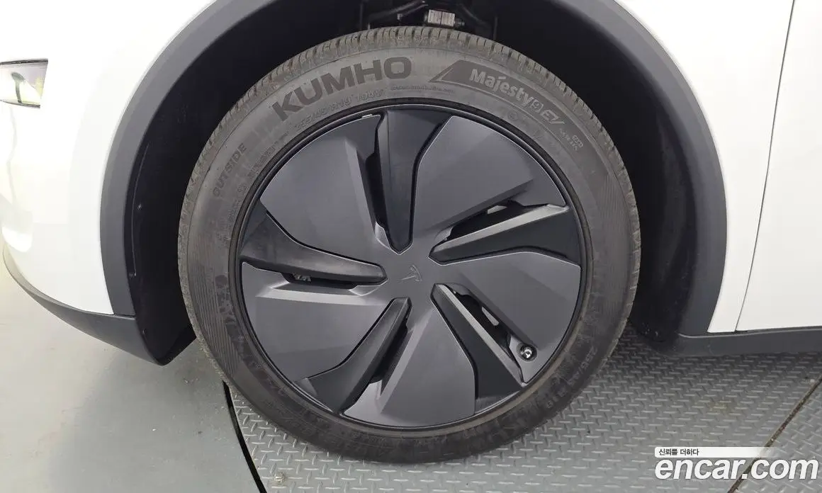 Tesla Model Y 2025 0.2 автомат (гидро), фото 5 Tesla Model Y 2025 0.2 автомат (гидро), фото 5