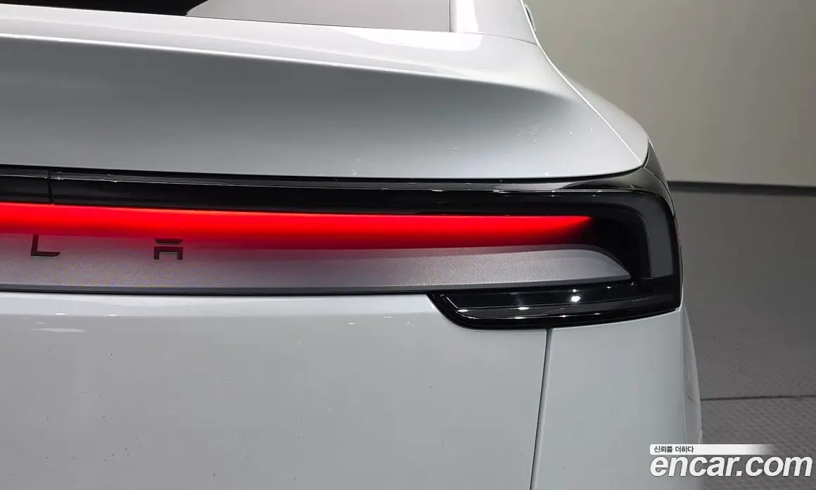 Tesla Model Y 2025 0.2 автомат (гидро), фото 9 Tesla Model Y 2025 0.2 автомат (гидро), фото 9