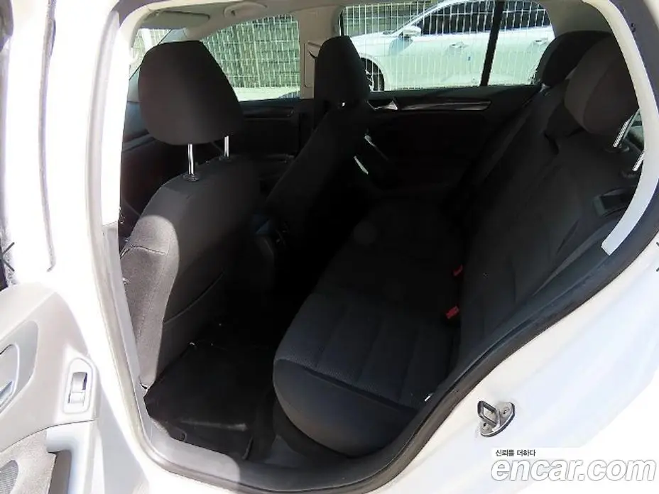 Volkswagen Golf 2012 1.6 автомат (гидро), фото 5