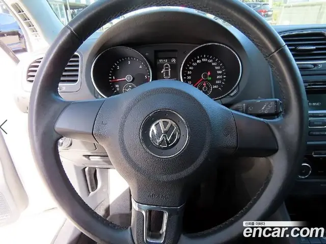 Volkswagen Golf 2012 1.6 автомат (гидро), миниатюра 7