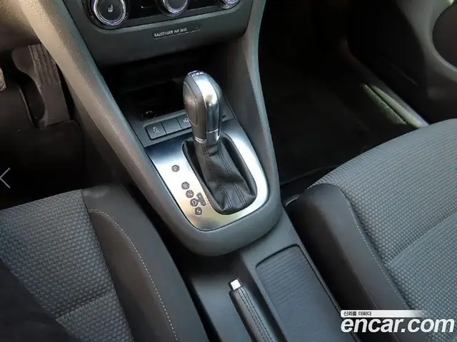 Volkswagen Golf 2012 1.6 автомат (гидро), миниатюра 9