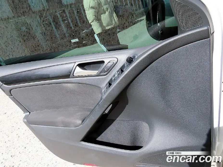 Volkswagen Golf 2012 1.6 автомат (гидро), фото 10