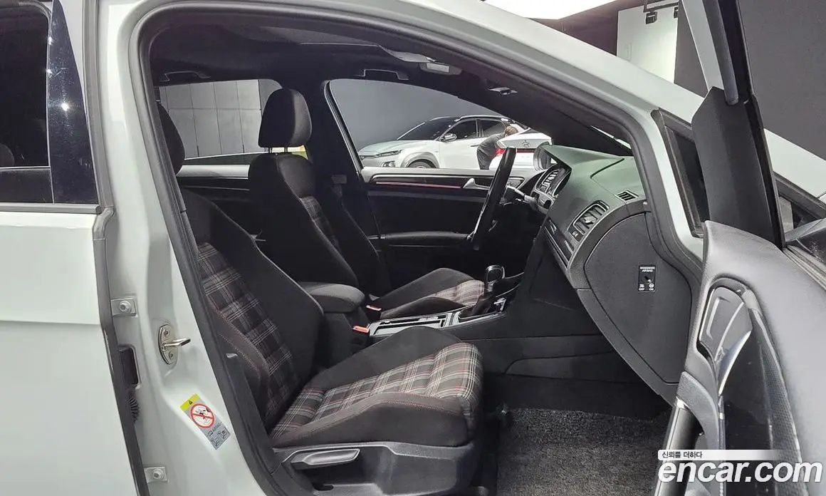 Volkswagen Golf 2016 2.0 автомат (гидро), фото 11