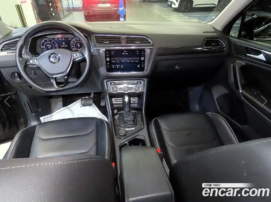 Volkswagen Tiguan 2018 2.0 автомат (гидро), фото 10