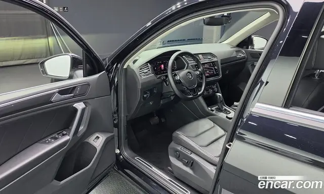 Volkswagen Tiguan 2020 2.0 автомат (гидро), миниатюра 12