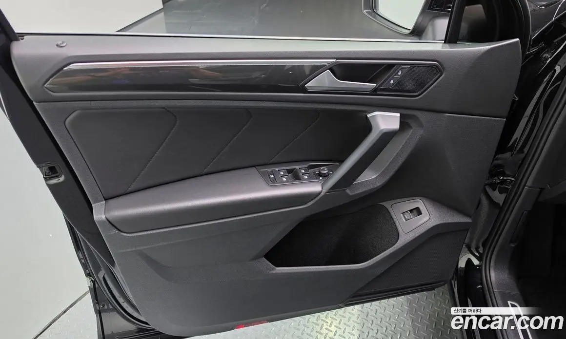 Volkswagen Tiguan 2020 2.0 автомат (гидро), фото 13