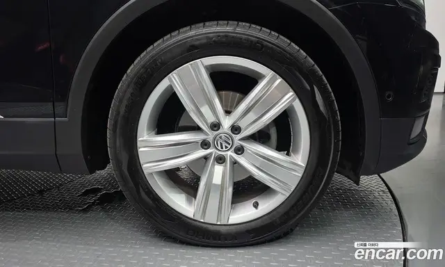 Volkswagen Tiguan 2020 2.0 автомат (гидро), миниатюра 4