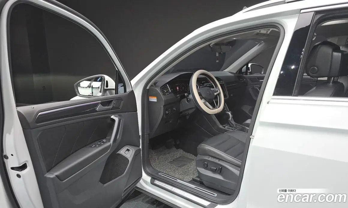 Volkswagen Tiguan 2022 2.0 автомат (гидро), фото 13