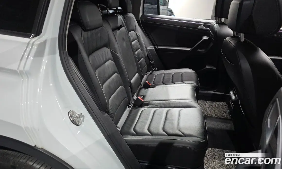 Volkswagen Tiguan 2022 2.0 автомат (гидро), фото 17