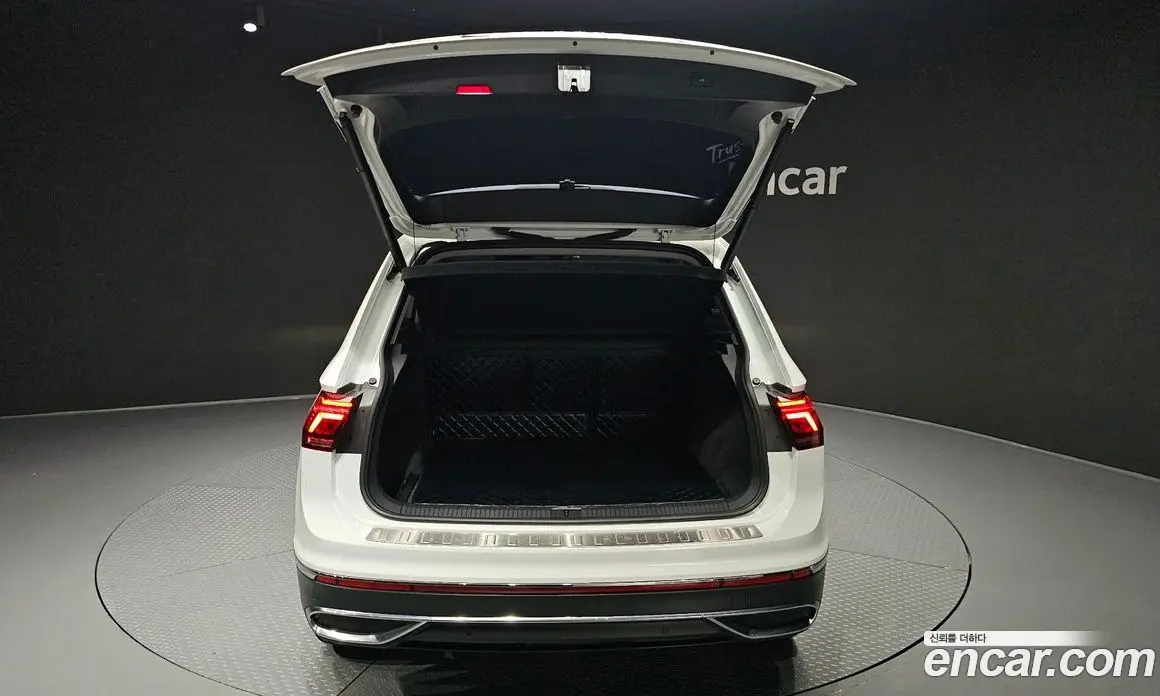 Volkswagen Tiguan 2022 2.0 автомат (гидро), фото 26