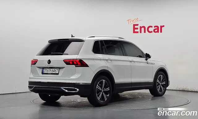 Volkswagen Tiguan 2022 2.0 автомат (гидро), миниатюра 1
