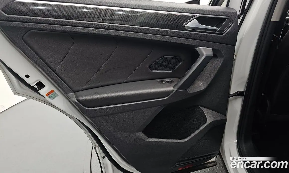 Volkswagen Tiguan 2022 2.0 автомат (гидро), фото 14