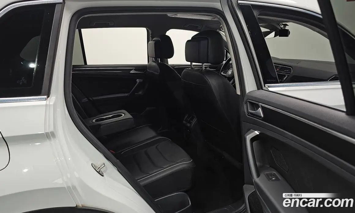 Volkswagen Tiguan 2022 2.0 автомат (гидро), фото 15