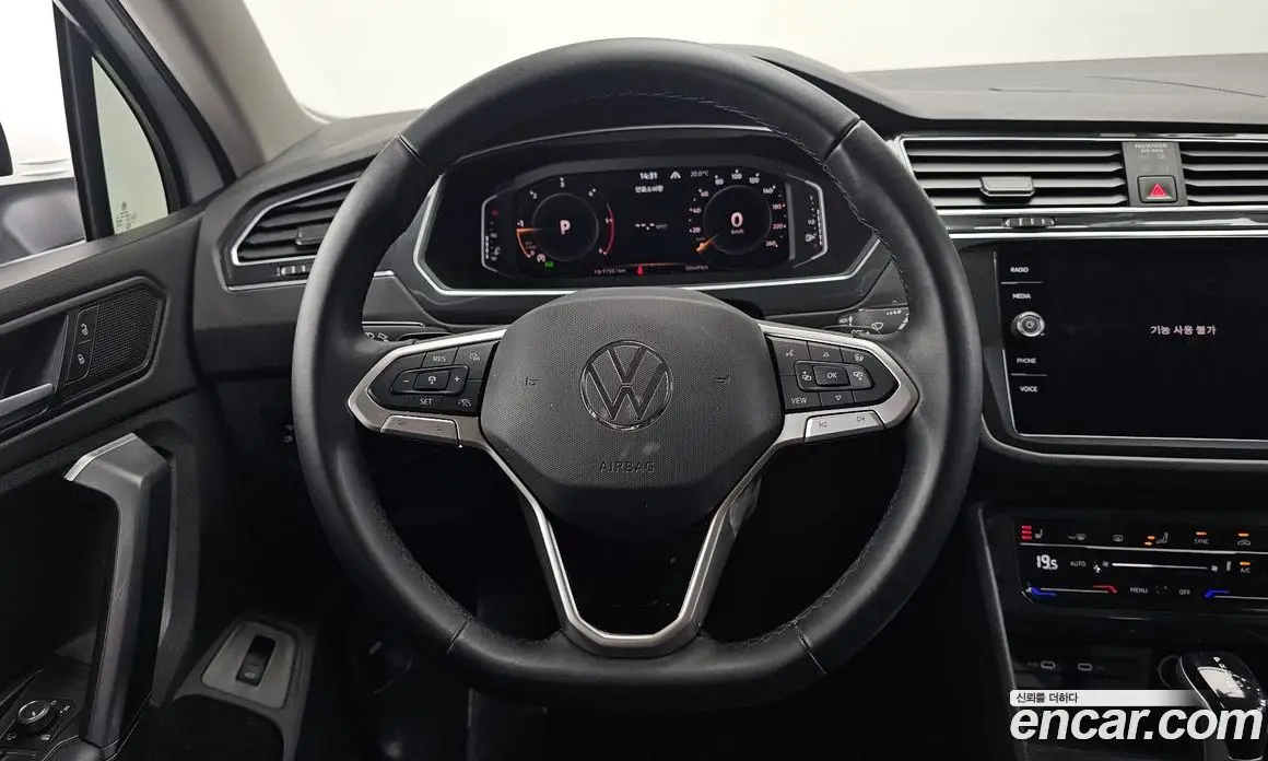 Volkswagen Tiguan 2022 2.0 автомат (гидро), фото 18
