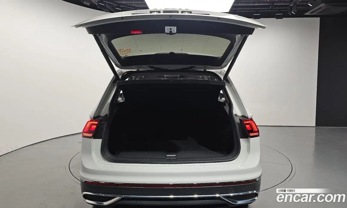 Volkswagen Tiguan 2022 2.0 автомат (гидро), фото 25