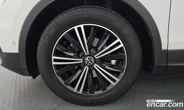 Volkswagen Tiguan 2022 2.0 автомат (гидро), миниатюра 4