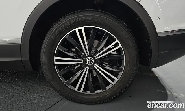 Volkswagen Tiguan 2022 2.0 автомат (гидро), миниатюра 6
