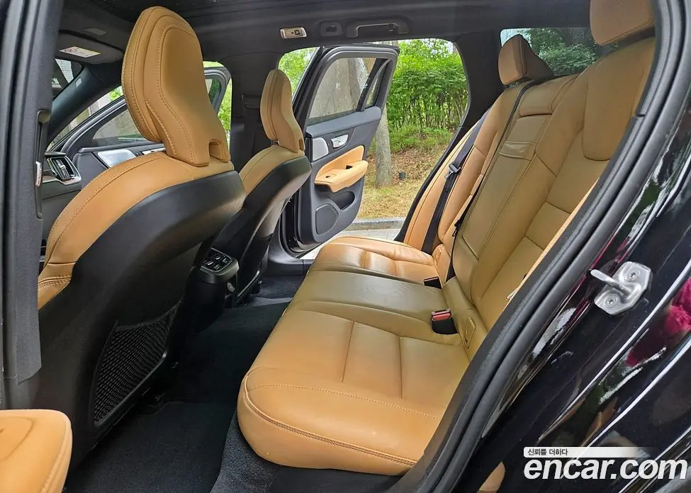 Volvo V60 2021 2.0 автомат (гидро), фото 13