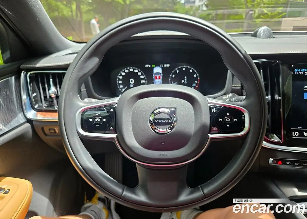 Volvo V60 2021 2.0 автомат (гидро), фото 16