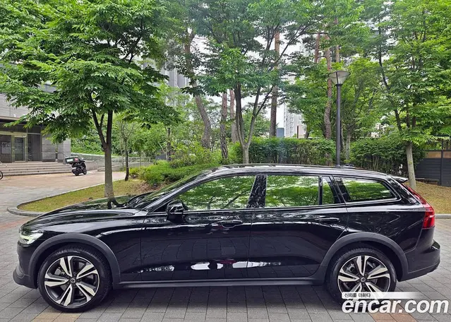 Volvo V60 2021 2.0 автомат (гидро), миниатюра 3
