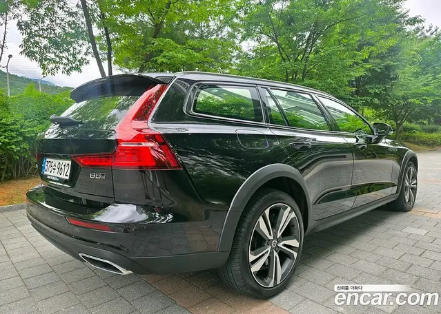 Volvo V60 2021 2.0 автомат (гидро), миниатюра 6