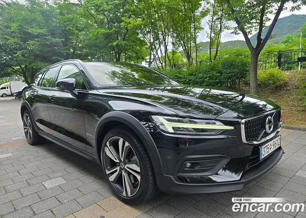 Volvo V60 2021 2.0 автомат (гидро), фото 8