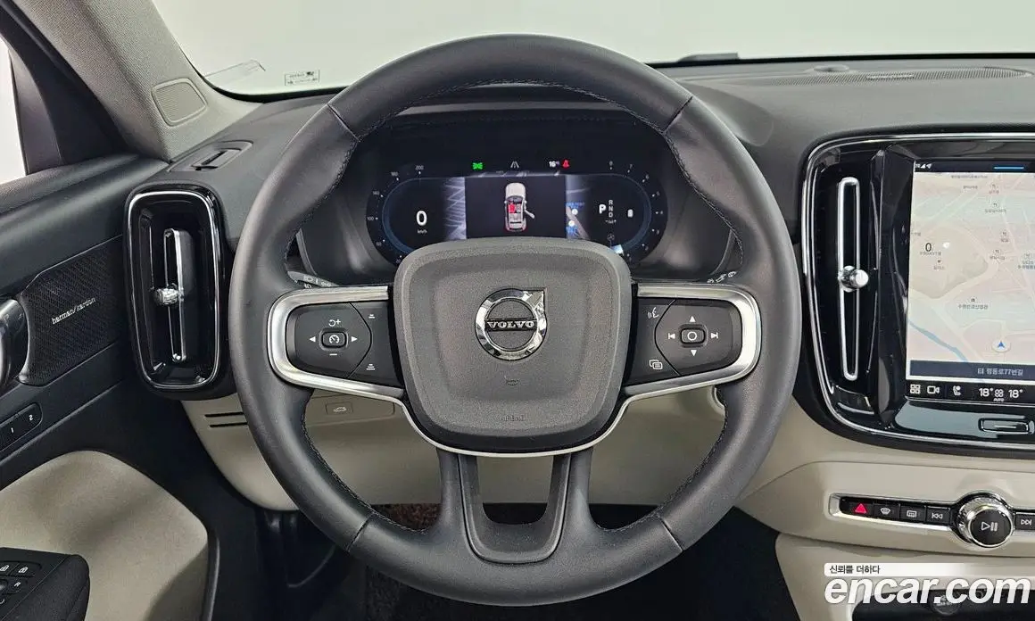 Volvo XC40 2023 2.0 автомат (гидро), фото 18